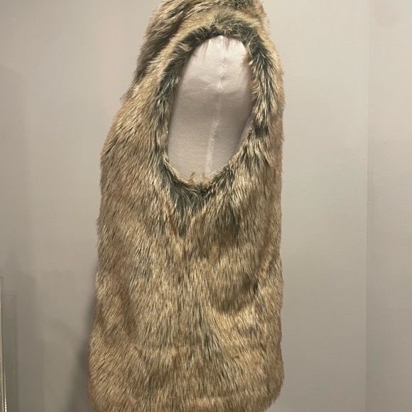 BCBGeneration Faux Fur Vest - Picture 3 of 5